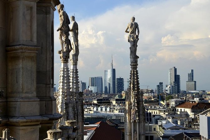 Milan Super Saver: Skip-the-line Duomo and Rooftop Tour - Roof Access and Capacity