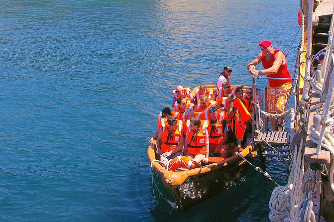 Morning Caves Expedition Tour From Portimao - On-Board Amenities