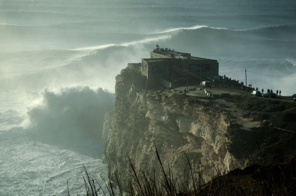 Nazaré Tour: Traditions, Legends and Big Waves - Essential Information for Tourists