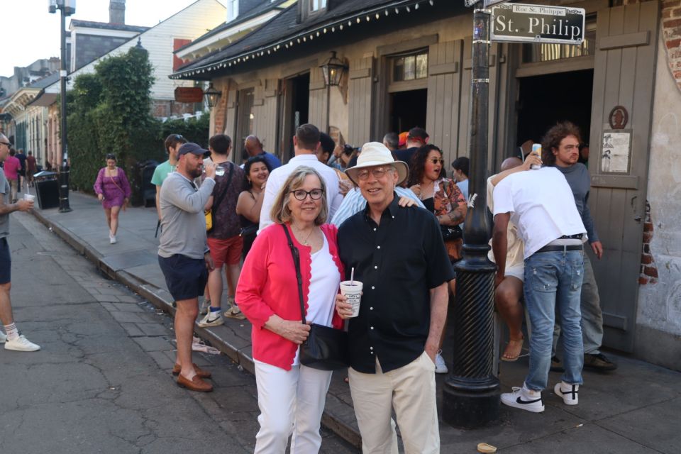 New Orleans: Spooky Ghost and Haunted Pub Crawl Tour - Ghostly Watering Holes