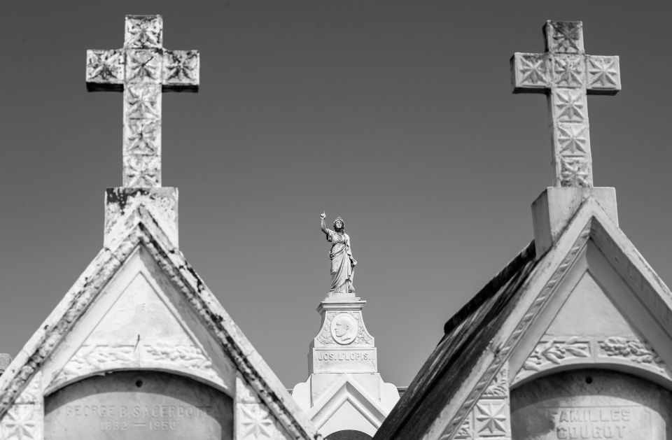 New Orleans: St. Louis Cemetery #3 Guided Walking Tour - Architectural Styles