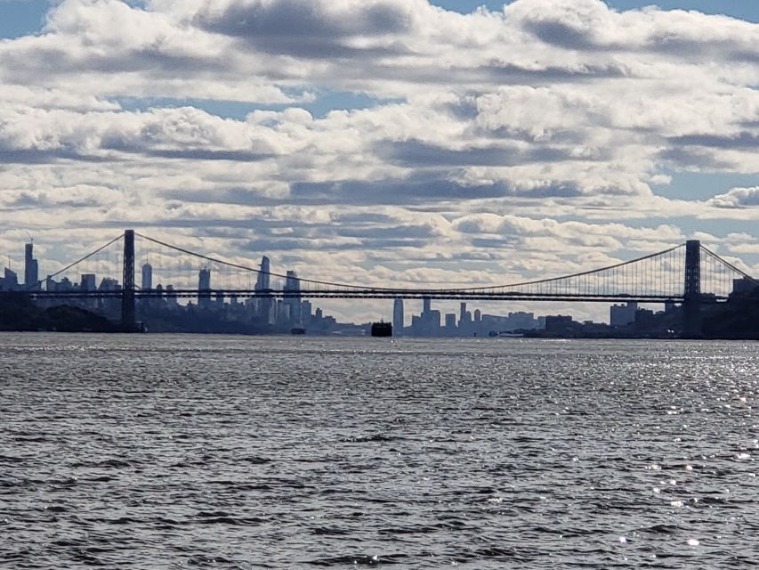 New York City: Afternoon Fall Foliage Lunch Cruise - Meeting Point and Arrival