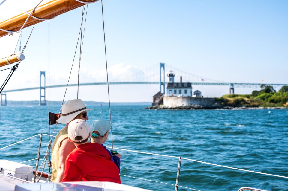 Newport: Schooner Sailing Tour - Meeting Point and Accessibility