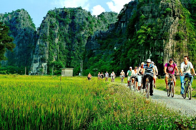 Ninh Binh Full Day Tour With Hoa Lu, Tam Coc and Mua Cave - Hoa Lu Historical Site