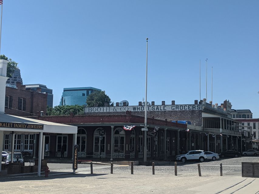 Old Sacramento Self-Guided Scavenger Hunt Walking Tour - Historic Architecture Marvels