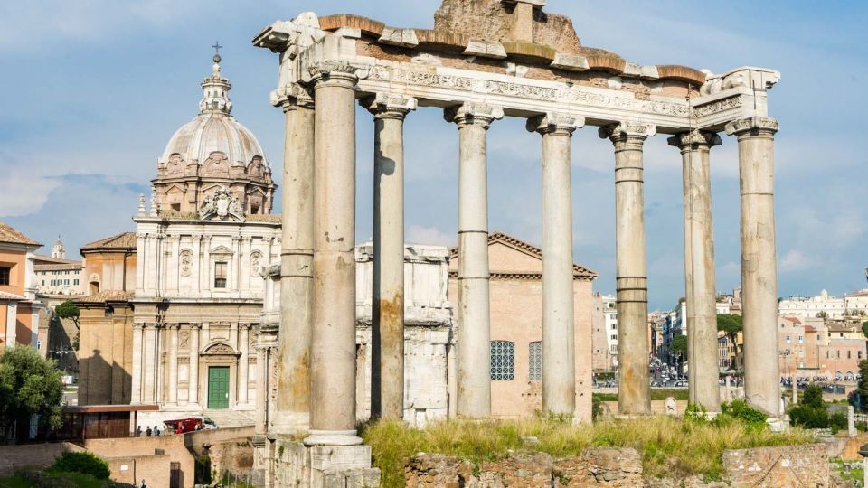 Palatine Hill and Roman Forum Tour With Fast-Track Entrance - Visiting the Roman Forum