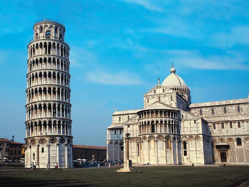 Path Through Pisa + Tower Admission - Climbing the Leaning Tower