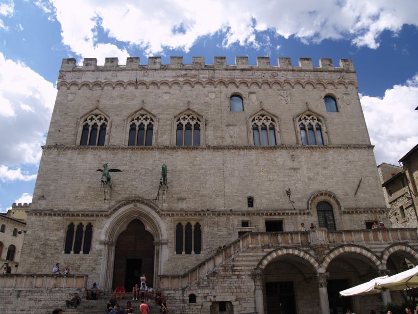 Perugia: 2-Hour Private Walking Tour - Admiring the Maggiore Fountains Artistry