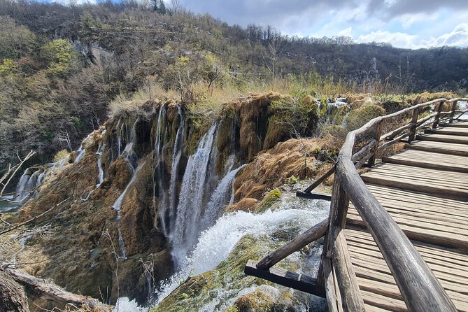 Plitvice Lakes Day Tour With Panoramic Boat Ride -Ticket INCLUDED - Meeting Point and Pickup Details