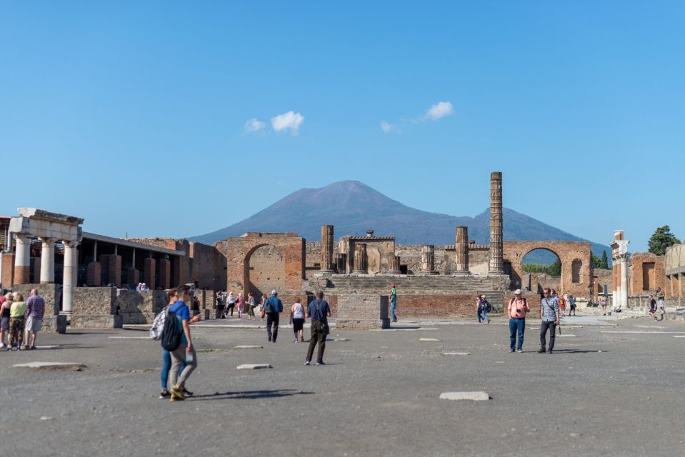 Pompeii: 5-Hour Guided Tour With Archeologist - Preserved Frescoes and Artwork