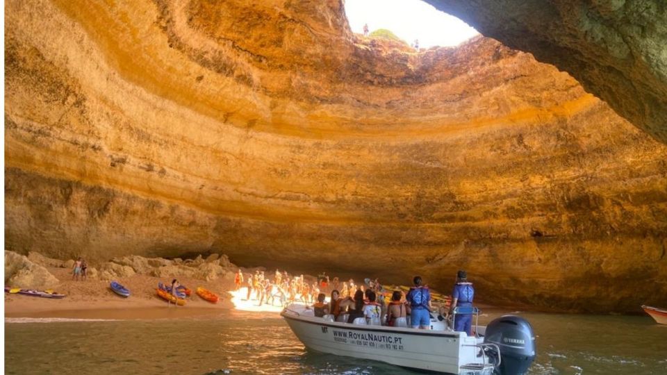 Portimão: Private Boat Trip to Benagil Caves - Not Suitable For