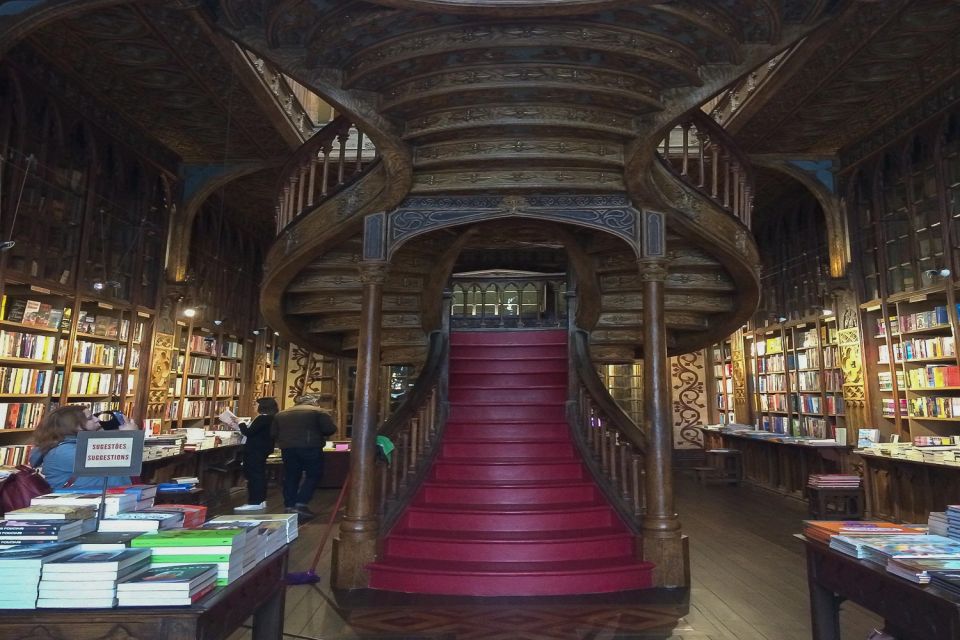 Porto: Guided Walking Tour and Lello Bookshop - Landmarks and Monuments