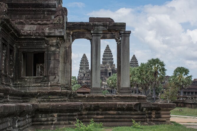 Private Angkor Wat Temple Tour - Angkor Thom and Bayon