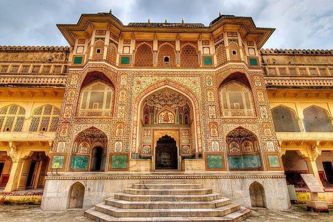 Private Jaipur City Tour From Delhi by Car - Knowledgeable and Experienced Tour Guide