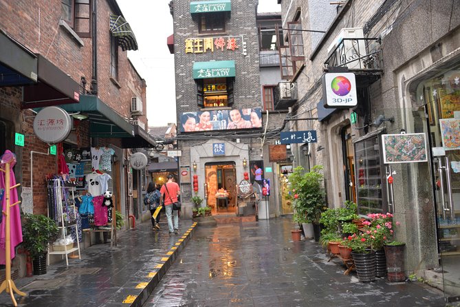 Private Shanghai City Highlight and Hidden Gems With Culinary Experience - Personalized and Knowledgeable