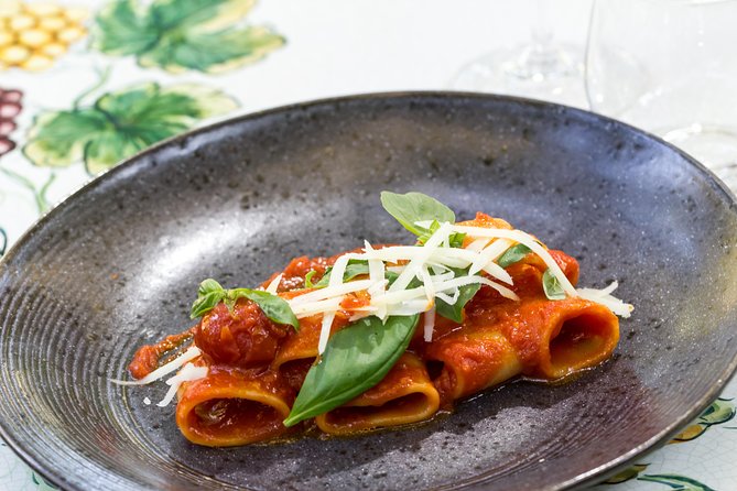 Private Tour of Pompeii Ruins, Organic Wine Tasting and Lunch - Visiting the Local Winery