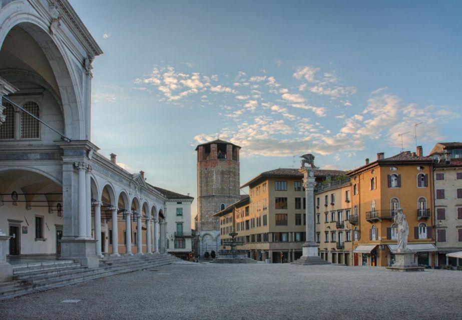 Romantic Milan: A Walking Tour Through Iconic Piazzas - Piazza Mercanti: Historical Charm