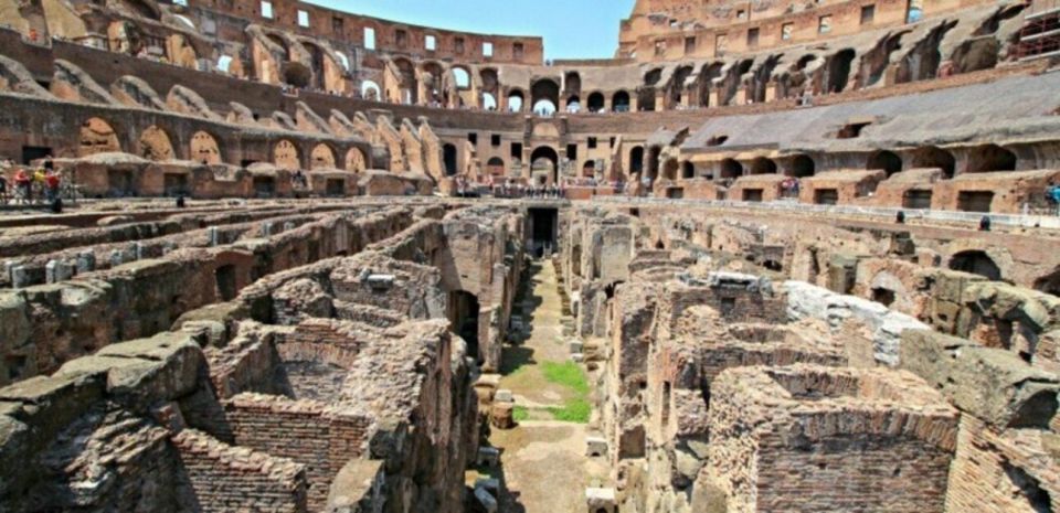 Rome: Ancient Rome Tour and Colosseum With Gladiator'S Gate - Exploring the Roman Forum