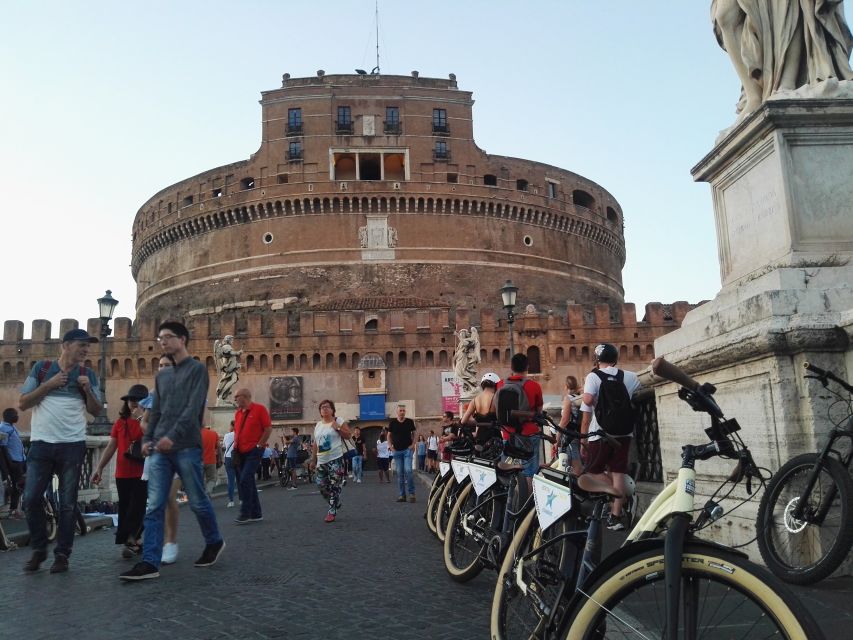 Rome: Street Food E-Bike Tour - E-Bike and Equipment