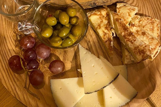 Sangria Cultural Workshop With Tapas - Accessibility and Transportation Details