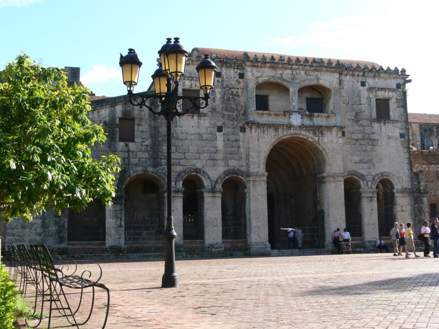 Santo Domingo: Historical City Tour - Walking the First Cobblestone Street