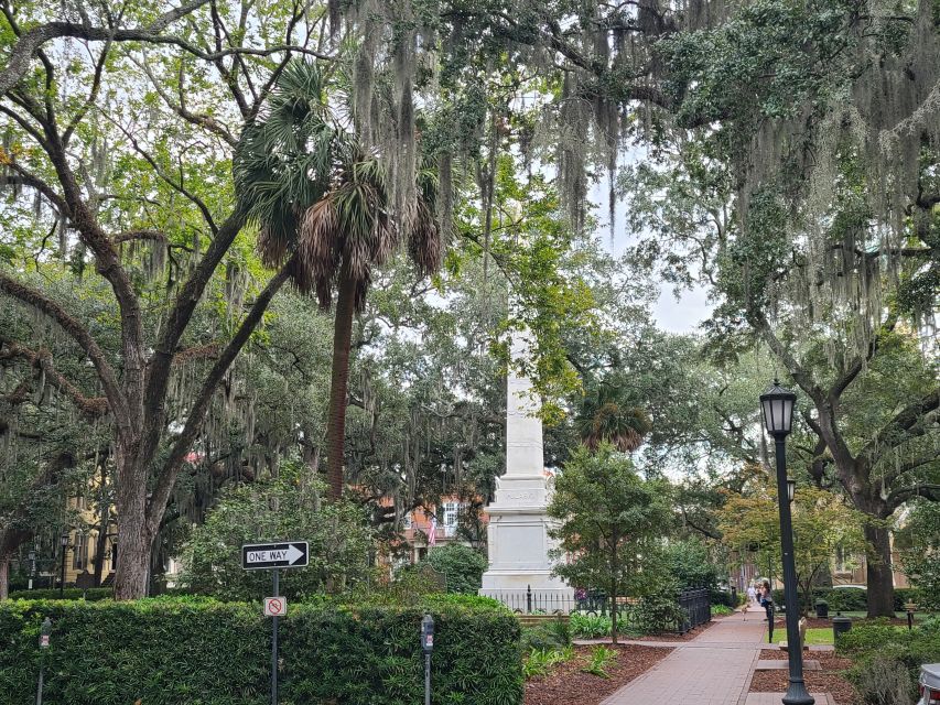 Savannah: Old Town Hop-On Hop-Off Trolley Tour - Riding the Trolley