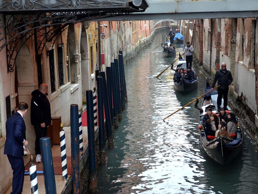 Secrets of Venice: Exclusive Gondola Discovery - Highlights of the Experience