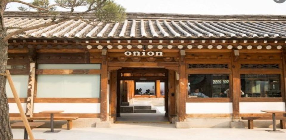 Seoul Olde Village Bukchon Hanok Walking Tour - Experiencing Traditional Korean Lifestyle