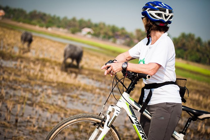 Siem Reap Countryside Guided Tour With E-Bike and Non E-Bike - Interacting With Local Community