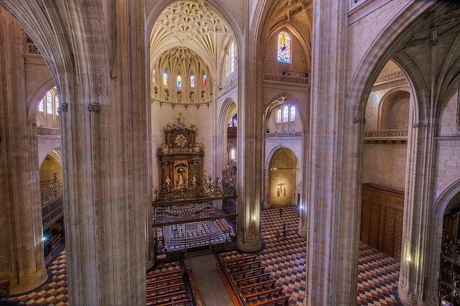 Skip the Line Admission Ticket to Cathedral of Segovia - 18th-Century Altarpiece and Chapels