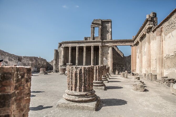 Skip the Line Pompeii Guided Tour From Sorrento - Guided Tour Experience