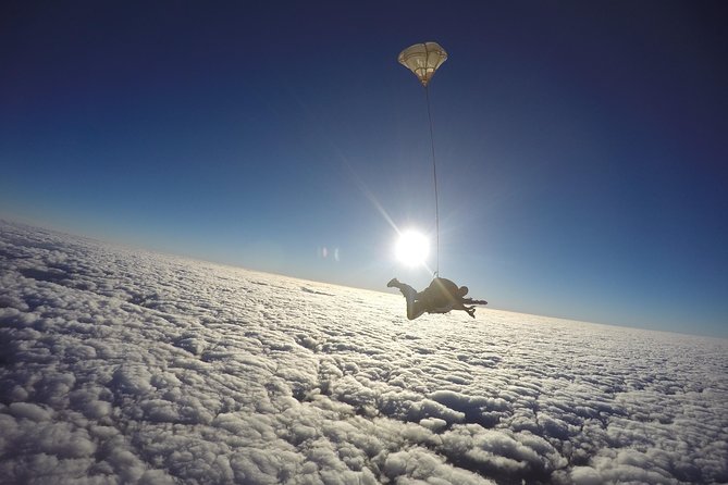 Skydive Tandem - São Paulo - Brazil - Age and Weight Requirements