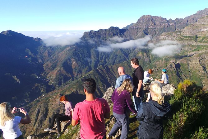 Skywalk and 4x4 Adventure With Amazing Views and Wine Tasting - Admiring the Cabo Girão Cliff