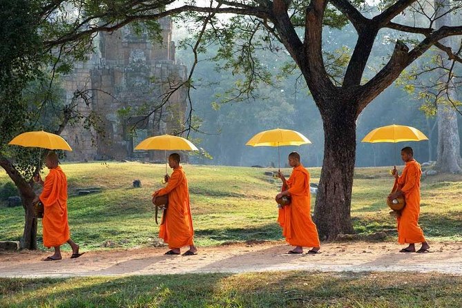 Small-Group Explore Angkor Wat Tour With Guide From Siem Reap - Tour Departure and Duration