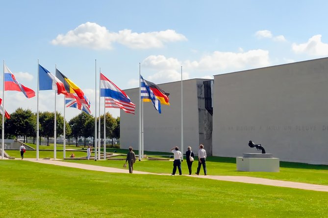 Small Group Guided D-Day Tour and Mémorial De Caen Museum - Lunch at Les Pommiers Restaurant