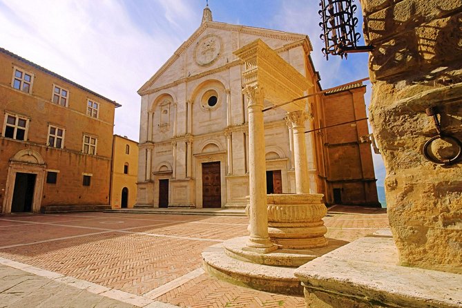 Small-Group Montepulciano and Pienza Day Trip From Siena - Visiting the Hill Town of Montepulciano