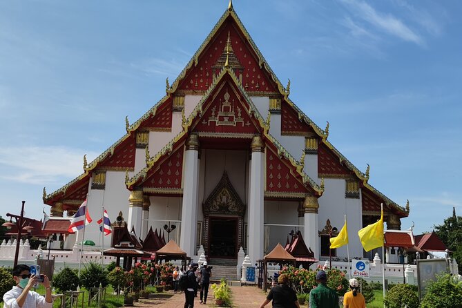 Small Group Tour to Ayutthaya Temples From Bangkok With Lunch - Air-Conditioned Transportation
