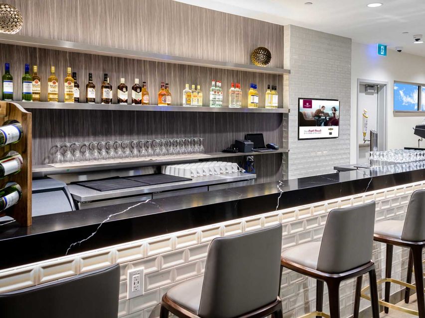 Toronto: Pearson Airport Plaza Premium Lounge Access - Locations and Access Requirements