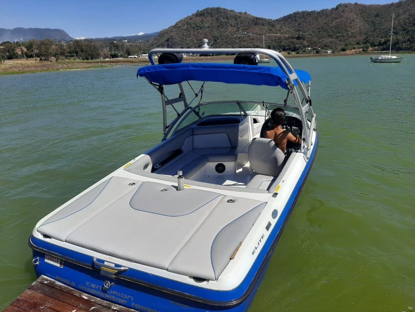 Valle De Bravo: Fast Boat With Aquatic Activities - Life Vest Requirement