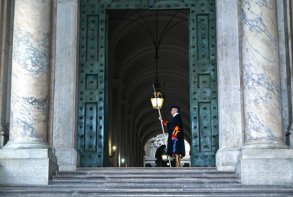 Vatican: Museums & Sistine Chapel Semi-Private Morning Tour - Meeting Point and Arrival