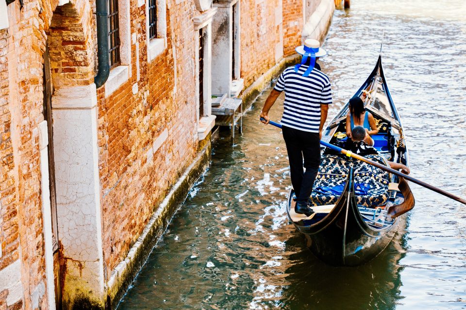 Venice: Private 1-Hour Gondola Tour - Duration and Flexibility