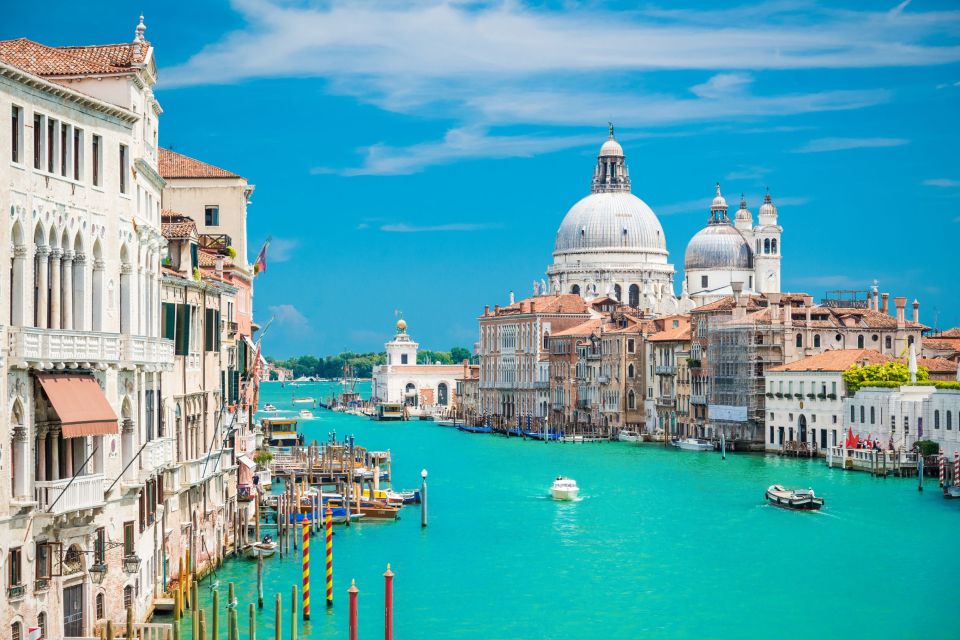 Venice : Private Custom Walking Tour With A Local Guide - Benefit From Guides Familiarity With the City