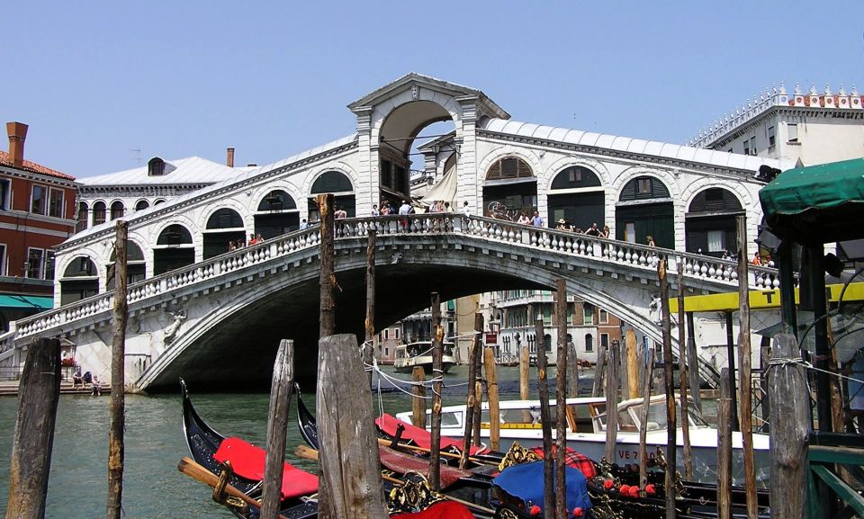 Venice: Small Group Walking Tour and Saint Marks - Power Struggles at Doges Palace