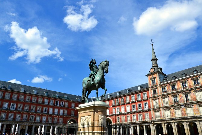 Walking Tour Madrid Old Town: Secret Spots and Hidden Gems - Navigating the Narrow Streets