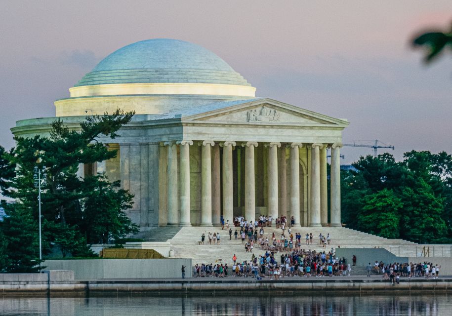 Washington DC: National Mall Night Bus Tour - Monuments Illuminated at Night