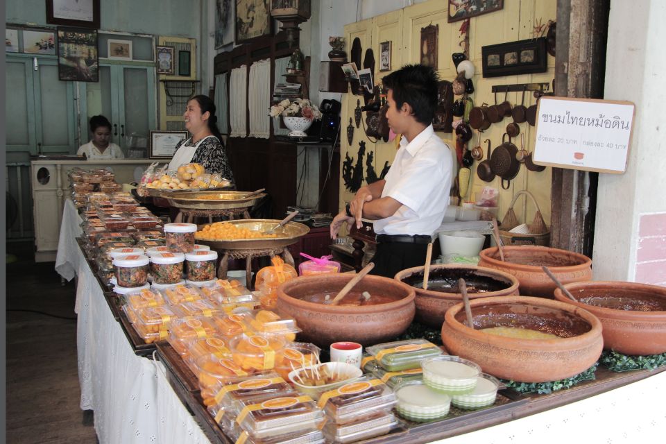 Weekend Amphawa Floating Market & Train Market Private Tour - Maeklong Railway Market