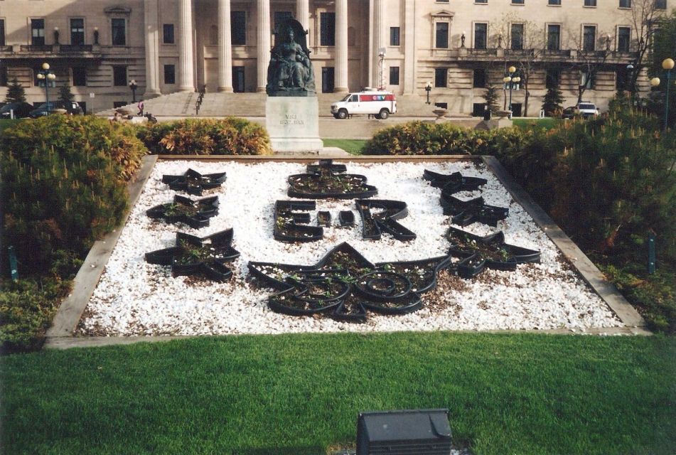 Winnipeg: Manitoba Legislative Grounds Audio Walking Tour - Manitobas Smallest Provincial Park