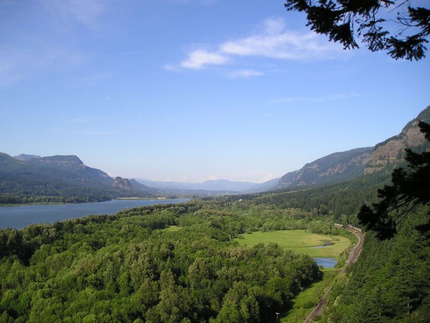 Wonderful Waterfalls Tour: Beyond Portland - Captivating Landmarks