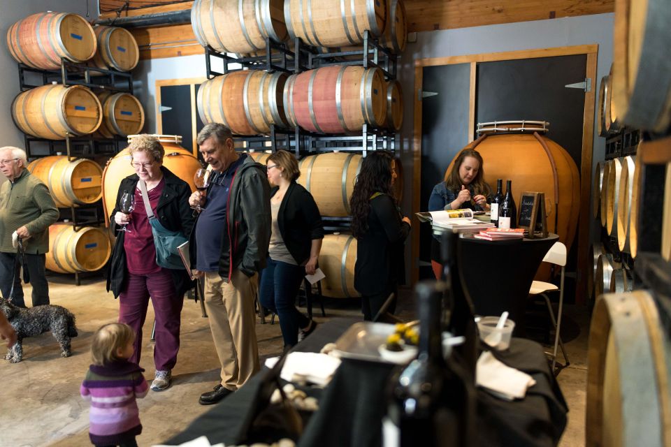 Woodinville Wine Country: Artisan Hill Wine Tasting Pass - Exploring Woodinvilles Distinct Wine District