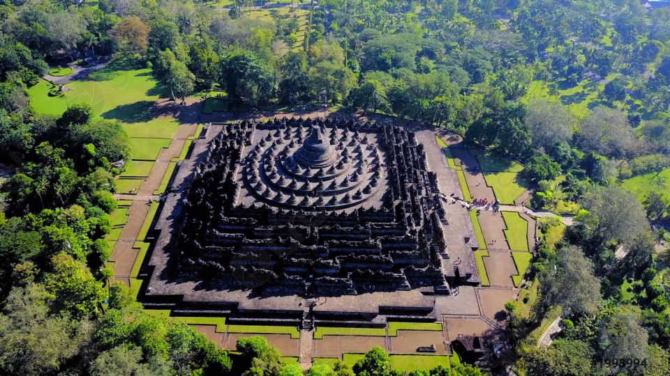 Yogyakarta: Setumbu Sunrise Borobudur Prambanan Guided Tour - Borobudur Temple Exploration